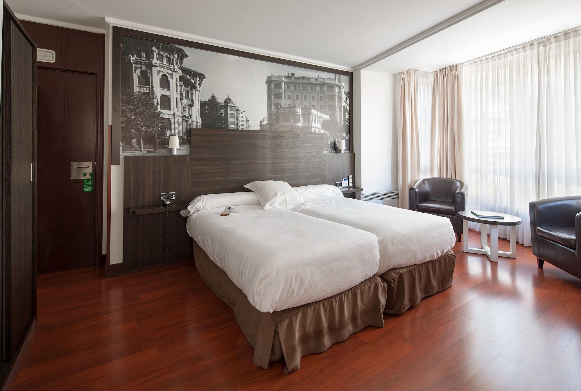 Hotel Yoldi Pamplona Exterior photo