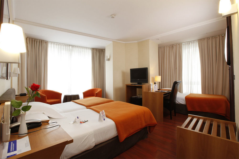 Hotel Yoldi Pamplona Exterior photo