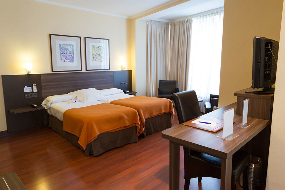 Hotel Yoldi Pamplona Exterior photo