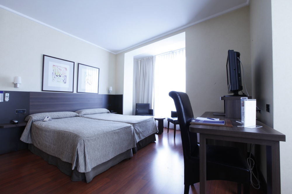 Hotel Yoldi Pamplona Exterior photo