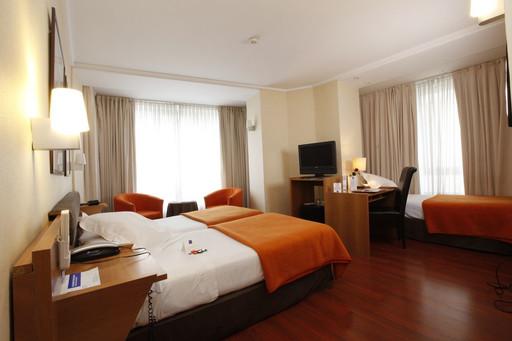 Hotel Yoldi Pamplona Exterior photo